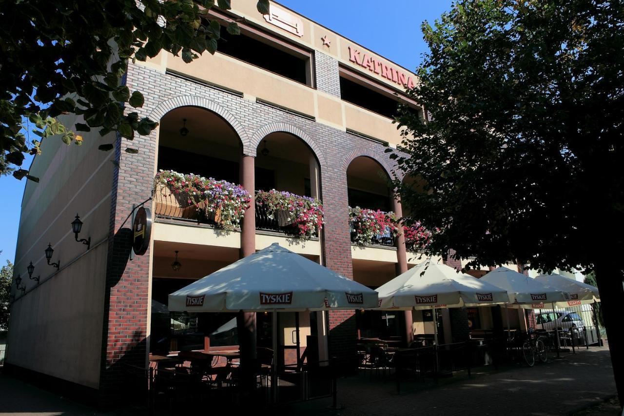 Aparthotel Katrina Ostrzeszów Exterior foto